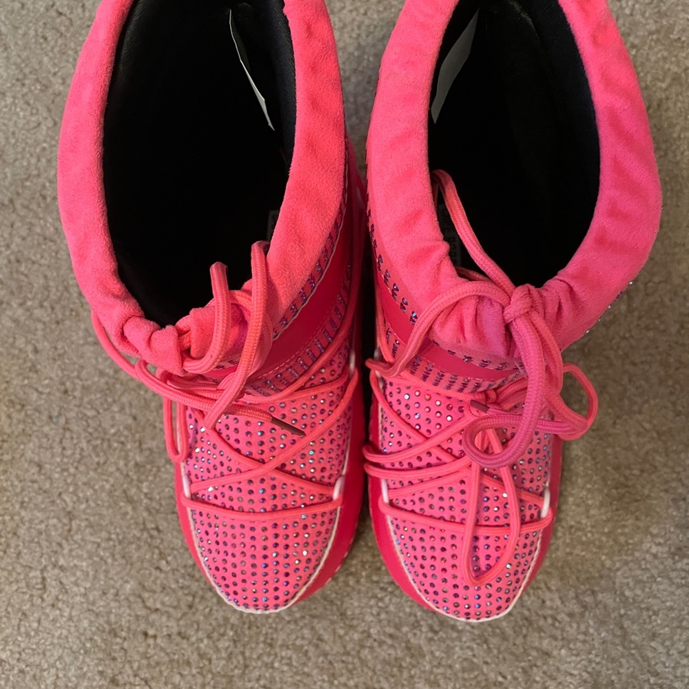 Cape Robbin boots neon pink. Never worn. Size 10. Smoke free pet free home.
